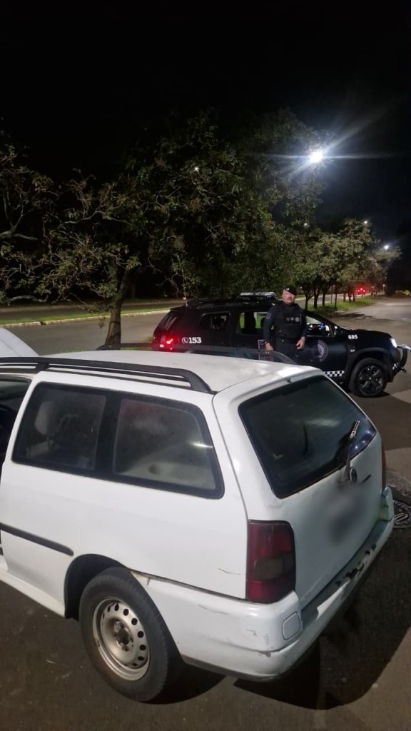 A rápida ação da Guarda Municipal de São Carlos resultou na localização e restituição de uma Parati furtada na noite de sábado (14). A ocorrência foi registrada por volta das 20h18 e mobilizou equipes do Grupamento de Apoio Motorizado (GAM).