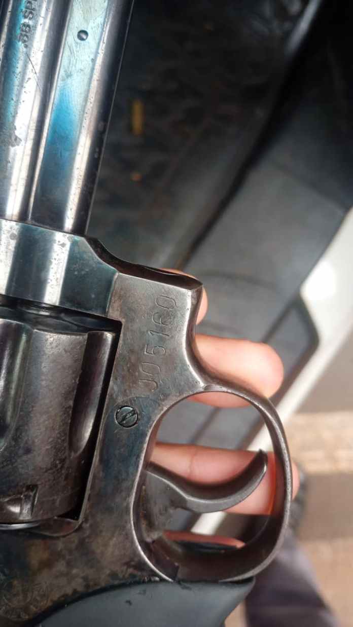 Homem armado rende passageiros, sequestra ônibus e acaba preso após ação da PM Homem armado rende passageiros, sequestra ônibus e acaba preso após ação da PM