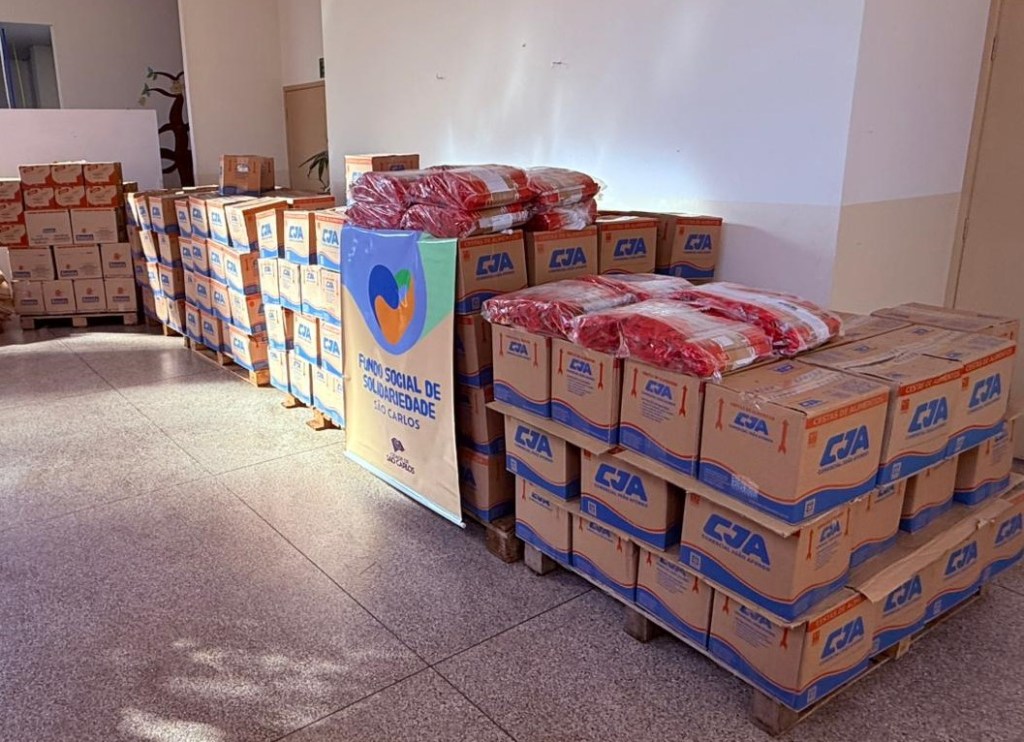 O Fundo Social de Solidariedade de São Carlos recebeu, na tarde desta quarta (17/06), seis toneladas de alimentos não perecíveis arrecadados durante os jogos universitários Economíadas e Juca