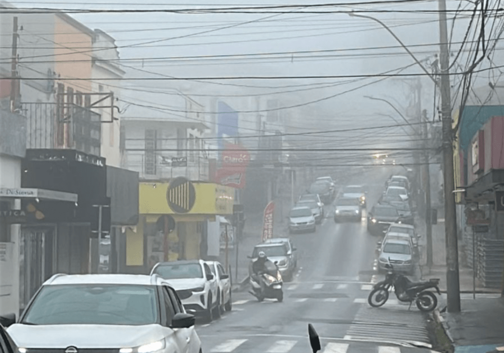 Frio e neblina: prenúncio dr madrugada fria