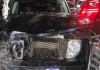 Jeep invade residência no Aracy durante a madrugada e abre buraco em parede Um acidente de trânsito assustou uma moradora na madrugada desta sexta-feira (3), em São Carlos. Um Jeep Cherokee atingiu uma residência na Rua Nelson Orlandi e abriu um buraco na parede do imóvel