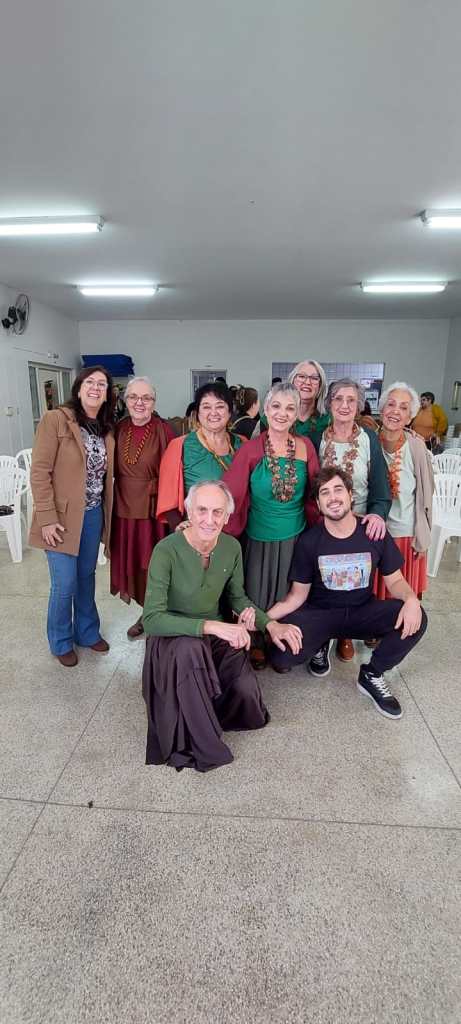 A Secretaria Municipal de Desenvolvimento Social e Cidadania, promoveu, durante o mês de julho, apresentações do espetáculo “O fim da linha é só o começo”, da Trupe Cri Cri, no CRAS Santa Felícia e no Centro de Convivência da Vila São José, em São Carlos.