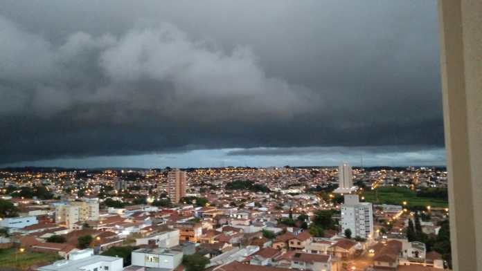 Tempo seco por mais alguns dias, mas reviravolta deverá trazer chuva à São Carlos Tempo seco por mais alguns dias, mas reviravolta deverá trazer chuva à São Carlos