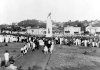 São Carlos enviou 567 voluntários à Revolução de 32 e teve oito mortos no conflito São Carlos teve participação marcante na Revolução de 32. Registros históricos preservados pela Fundação Pró-Memória mostram que a cidade enviou 567 voluntários ao conflito, distribuídos em 11 contingentes que partiram para as frentes de combate.