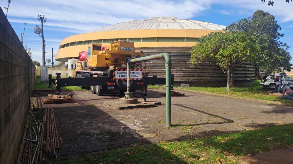 O Serviço Autônomo de Água e Esgoto de São Carlos (SAAE) informa que, nesta quinta-feira, 23 de julho, o Centro de Produção, Reservação e Distribuição Vila Alpes apresentou uma falha no conjunto motobomba submersa do poço tubular profundo, sendo necessária a substituição do equipamento para garantir a continuidade e a segurança da operação.