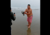 São-carlense ajuda a resgatar pinguim na Praia Grande
