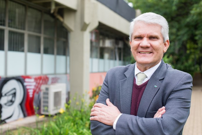 Professor Antonio Carlos Hernandes é eleito presidente da diretoria da Academia de Ciências do Estado de São Paulo Professor Antonio Carlos Hernandes é eleito presidente da diretoria da Academia de Ciências do Estado de São Paulo