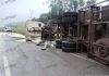 Acidente grave entre caminhão e carro; Tonelas de açúcar são derramadas na WL Um acidente grave foi registrado no km 213,2 da rodovia Washington Luís na manhã deste domingo, 5, em Itirapina. Segundo o apurado, a ocorrência envolveu um veículo de passeio, que parou sobre o canteiro central, e uma carreta carregada com 47 toneladas de açúcar, que tombou e ocupou parcialmente o canteiro e a faixa 1 de rolamento