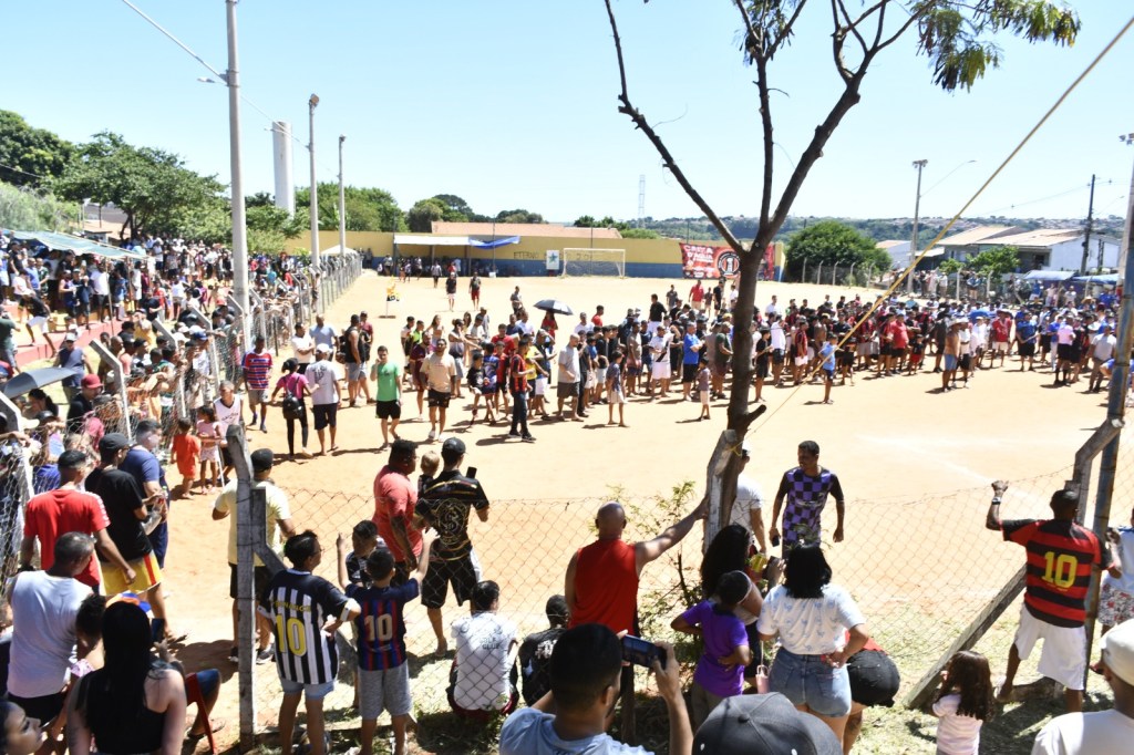A Prefeitura de São Carlos homologou o processo licitatório para a execução das obras de requalificação do Campo do Raspadão, localizado no bairro Cidade Aracy