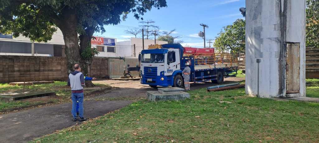 O Serviço Autônomo de Água e Esgoto de São Carlos (SAAE) informa que, nesta quinta-feira, 23 de julho, o Centro de Produção, Reservação e Distribuição Vila Alpes apresentou uma falha no conjunto motobomba submersa do poço tubular profundo, sendo necessária a substituição do equipamento para garantir a continuidade e a segurança da operação.