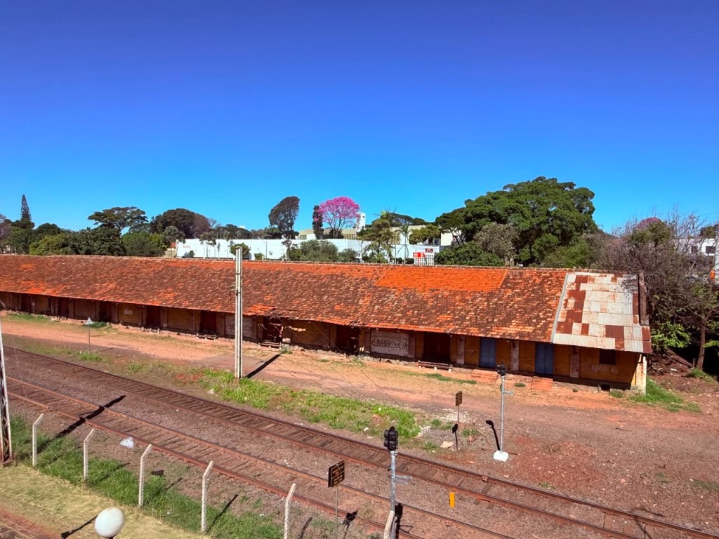 Um dos últimos remanescentes da era de ouro das ferrovias no interior paulista, o Armazém Ferroviário de São Carlos, conhecido como Barracão, será restaurado e readequado para novos usos culturais e educativos