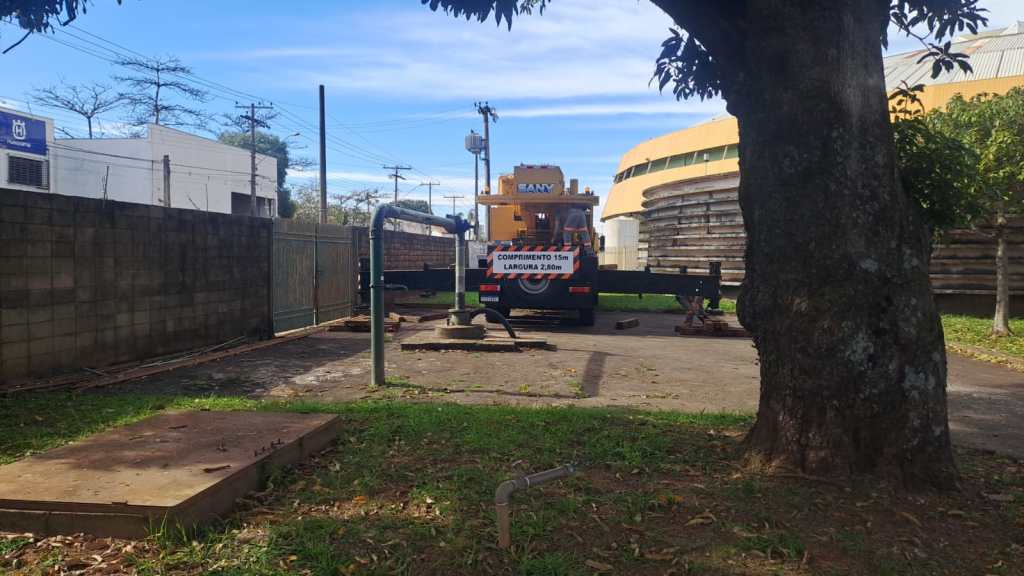 O Serviço Autônomo de Água e Esgoto de São Carlos (SAAE) informa que, nesta quinta-feira, 23 de julho, o Centro de Produção, Reservação e Distribuição Vila Alpes apresentou uma falha no conjunto motobomba submersa do poço tubular profundo, sendo necessária a substituição do equipamento para garantir a continuidade e a segurança da operação.