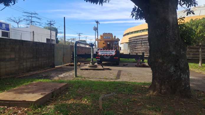 O Serviço Autônomo de Água e Esgoto de São Carlos (SAAE) informa que, nesta quinta-feira, 23 de julho, o Centro de Produção, Reservação e Distribuição Vila Alpes apresentou uma falha no conjunto motobomba submersa do poço tubular profundo, sendo necessária a substituição do equipamento para garantir a continuidade e a segurança da operação.