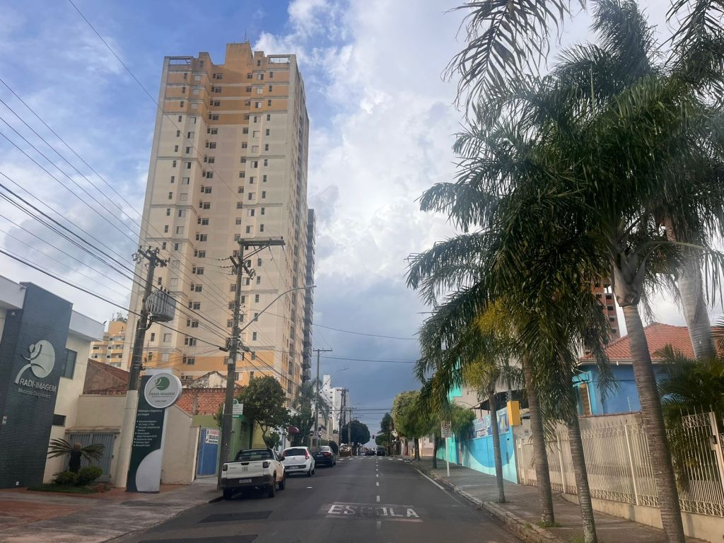 Tempo firme na terça, mas chuva se aproxima de São Carlos