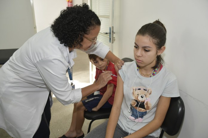 UBSs e USFs estarão abertas das 8h às 12h para atualizar a caderneta de crianças e adolescentes; Saúde alerta para risco de reintrodução do sarampo no país UBSs e USFs estarão abertas das 8h às 12h para atualizar a caderneta de crianças e adolescentes; Saúde alerta para risco de reintrodução do sarampo no país