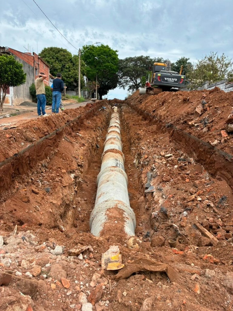 Obra prevê 353 metros de tubulações, 11 novas bocas de lobo, cinco poços de visita e dois dissipadores de energia no Cidade Aracy