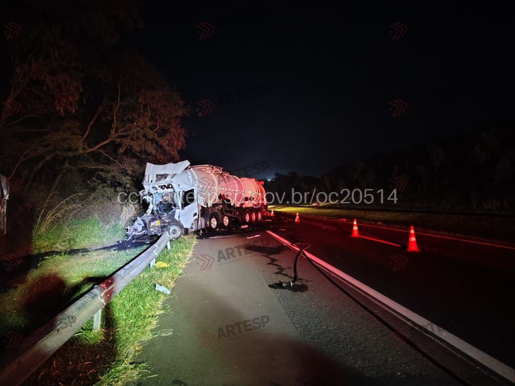 Mais um acidente gravíssimo na Washington Luís na noite de ontem, 14, e outra morte registrada. Desta vez, a caso aconteceu em Matão e envolveu duas carretas, sendo que uma delas levava etanol e houve derramamento de carga e os órgãos ambientais precisaram ser acionados. O transbordo foi realizado com sucesso.