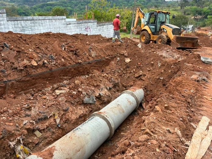 Obra prevê 353 metros de tubulações, 11 novas bocas de lobo, cinco poços de visita e dois dissipadores de energia no Cidade Aracy Obra prevê 353 metros de tubulações, 11 novas bocas de lobo, cinco poços de visita e dois dissipadores de energia no Cidade Aracy