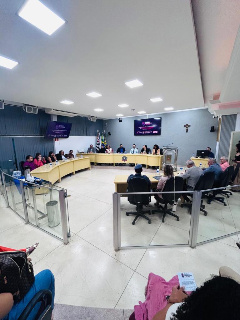 Lucão Fernandes participou do “Américo Brasiliense por Elas” e destacou a mobilização regional de combate à violência contra a mulher e ao feminicídio