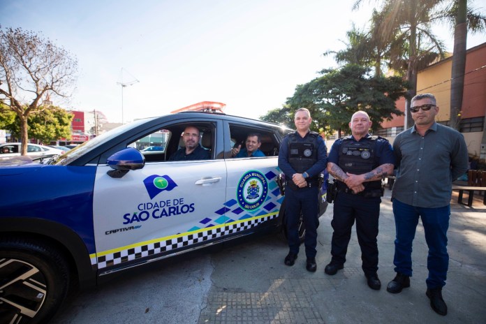 Guarda Municipal de São Carlos recebeu sua primeira viatura elétrica. Chevrolet Captiva EV será usada principalmente no patrulhamento da região central Guarda Municipal de São Carlos recebeu sua primeira viatura elétrica. Chevrolet Captiva EV será usada principalmente no patrulhamento da região central