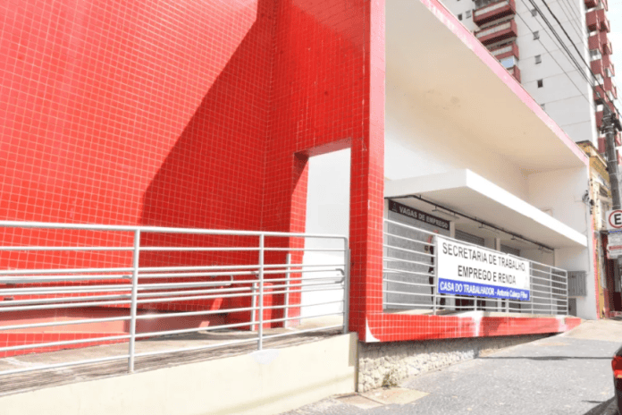 CIEE promove mutirão com 54 vagas de aprendizagem em São Carlos; salários passam de R$ 1 mil CIEE promove mutirão com 54 vagas de aprendizagem em São Carlos; salários passam de R$ 1 mil