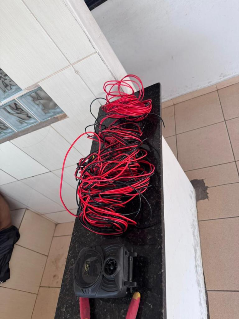 Suspeito foge pelos telhados após furto e é preso pela PM em São Carlos
