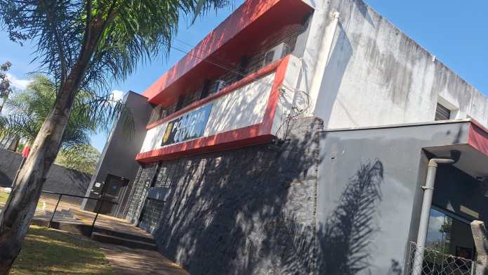 Mulher é presa após ser flagrada com garrafas de uísque furtadas de comércio em São Carlos Mulher é presa após ser flagrada com garrafas de uísque furtadas de comércio em São Carlos