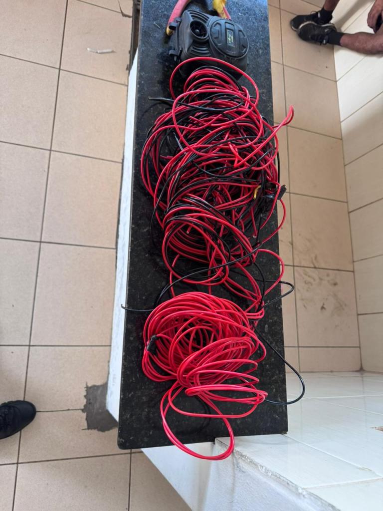 Suspeito foge pelos telhados após furto e é preso pela PM em São Carlos