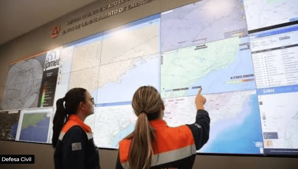 Defesa Civil de SP envia alertas severos de chuva e rajadas de vento para 24 regiões do estado