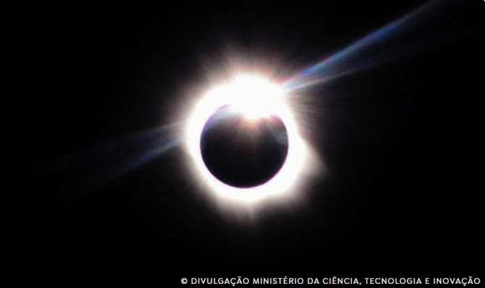 Brasileiros poderão ver eclipse solar por transmissão na internet Brasileiros poderão ver eclipse solar por transmissão na internet