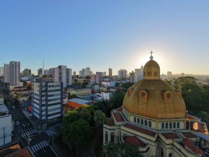 VIRADA NO TEMPO: São Carlos vai de 33°C a manhã de 11°C com chegada de frente fria VIRADA NO TEMPO: São Carlos vai de 33°C a manhã de 11°C com chegada de frente fria