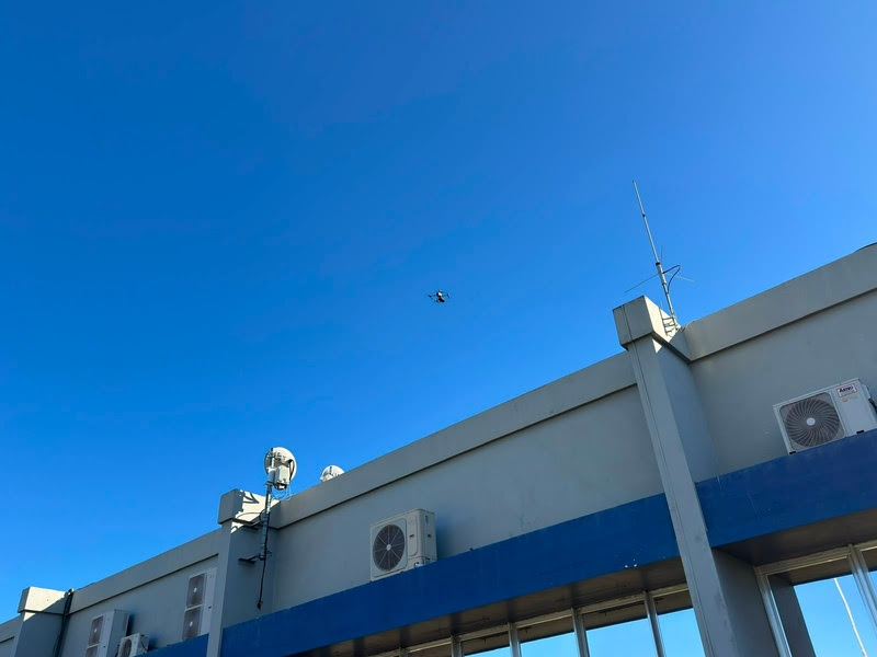 O LATAM MRO de São Carlos implantou drones para transportar pequenos materiais entre o armazém e as oficinas. A tecnologia reduziu de cerca de 15 minutos para apenas 30 segundos o tempo de entrega e já é utilizada em aproximadamente 160 operações por dia.
