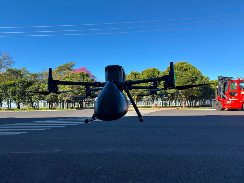 O LATAM MRO de São Carlos implantou drones para transportar pequenos materiais entre o armazém e as oficinas. A tecnologia reduziu de cerca de 15 minutos para apenas 30 segundos o tempo de entrega e já é utilizada em aproximadamente 160 operações por dia.