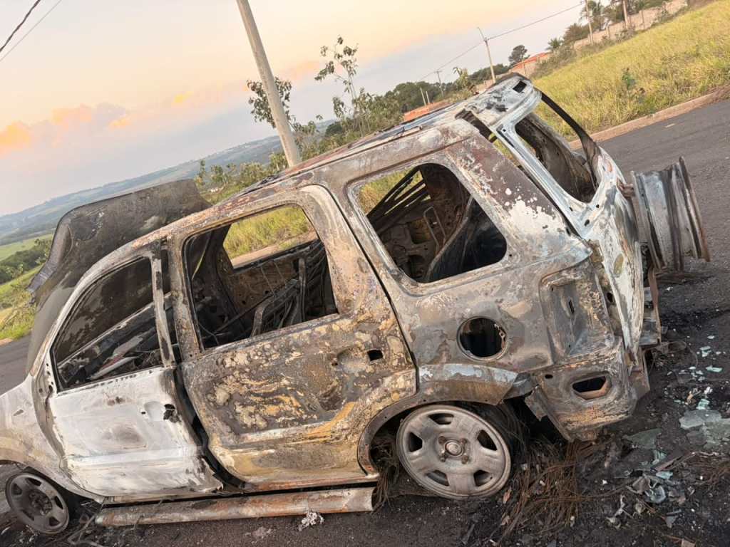 Vigilante de São Carlos perdeu carro, ferramentas e pertences em incêndio no Vista Alegre. Vaquinha busca R$ 20 mil para ajudá-lo a recomeçar