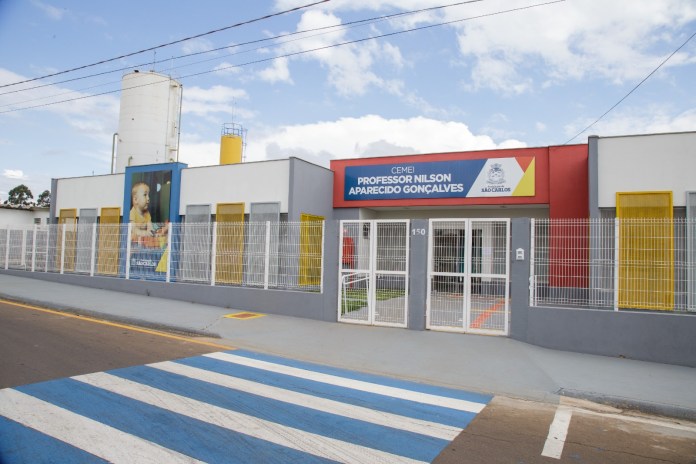 Prefeitura de São Carlos abre licitação de até R$ 36 milhões para limpeza e portaria de escolas Prefeitura de São Carlos abre licitação de até R$ 36 milhões para limpeza e portaria de escolas