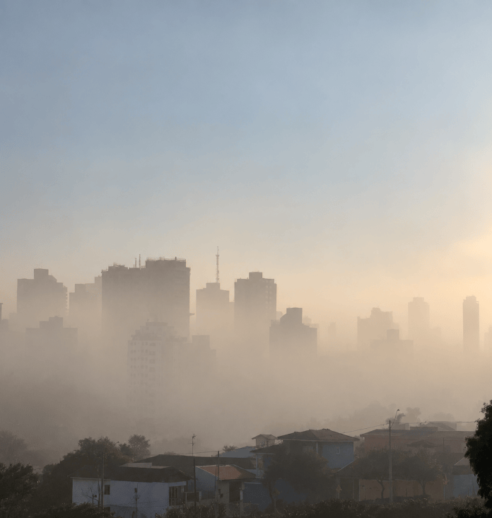 Neblina encobre a região central de São Carlos na manhã desta quinta-feira (24). Foto: Maurício Duch Neblina encobre a região central de São Carlos na manhã desta quinta-feira (24). Foto: