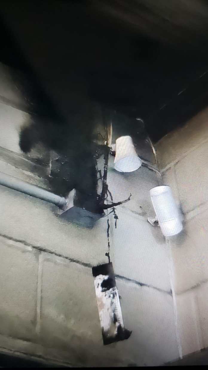 Dois homens foram presos após furto de cabos em uma estrutura do SAAE em São Carlos. Crime foi flagrado por câmeras e houve princípio de incêndio. Dois homens foram presos após furto de cabos em uma estrutura do SAAE em São Carlos. Crime foi flagrado por câmeras e houve princípio de incêndio.