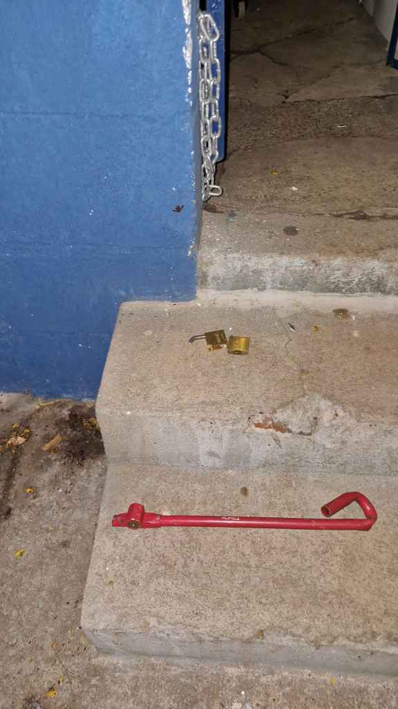 Homem foi detido pela Guarda Municipal de São Carlos dentro de um CEMEI no Jardim Cruzeiro do Sul após disparo de alarme na noite de sexta-feira (11).
