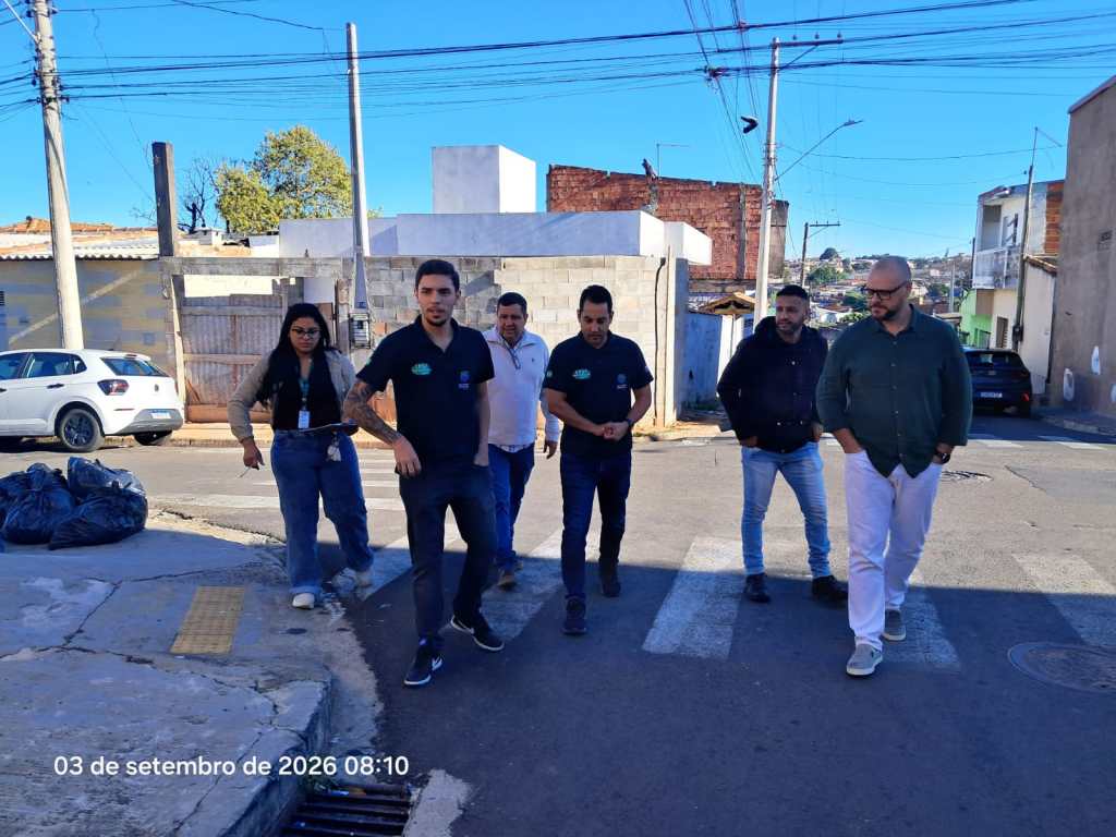 São Carlos testa o Projeto Movilix no Jardim Gonzaga. Veículo menor pretende facilitar a coleta de lixo em ruas estreitas e melhorar o trabalho dos coletores.