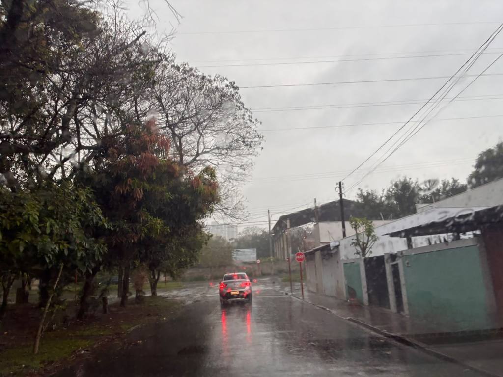 Após chuva forte na madrugada e manhã, São Carlos segue sob risco de temporais até domingo