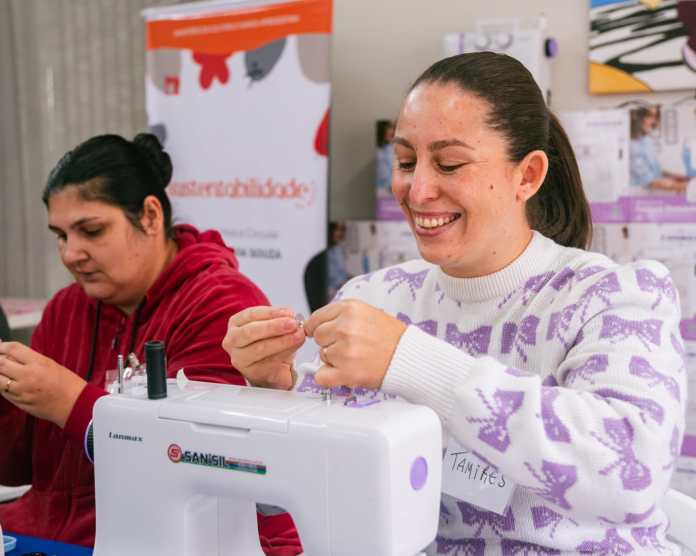 Feira de Moda Sustentável acontece neste sábado (19) em Itirapina e apresenta trabalhos de 40 mulheres capacitadas em costura, design e upcycling Feira de Moda Sustentável acontece neste sábado (19) em Itirapina e apresenta trabalhos de 40 mulheres capacitadas em costura, design e upcycling