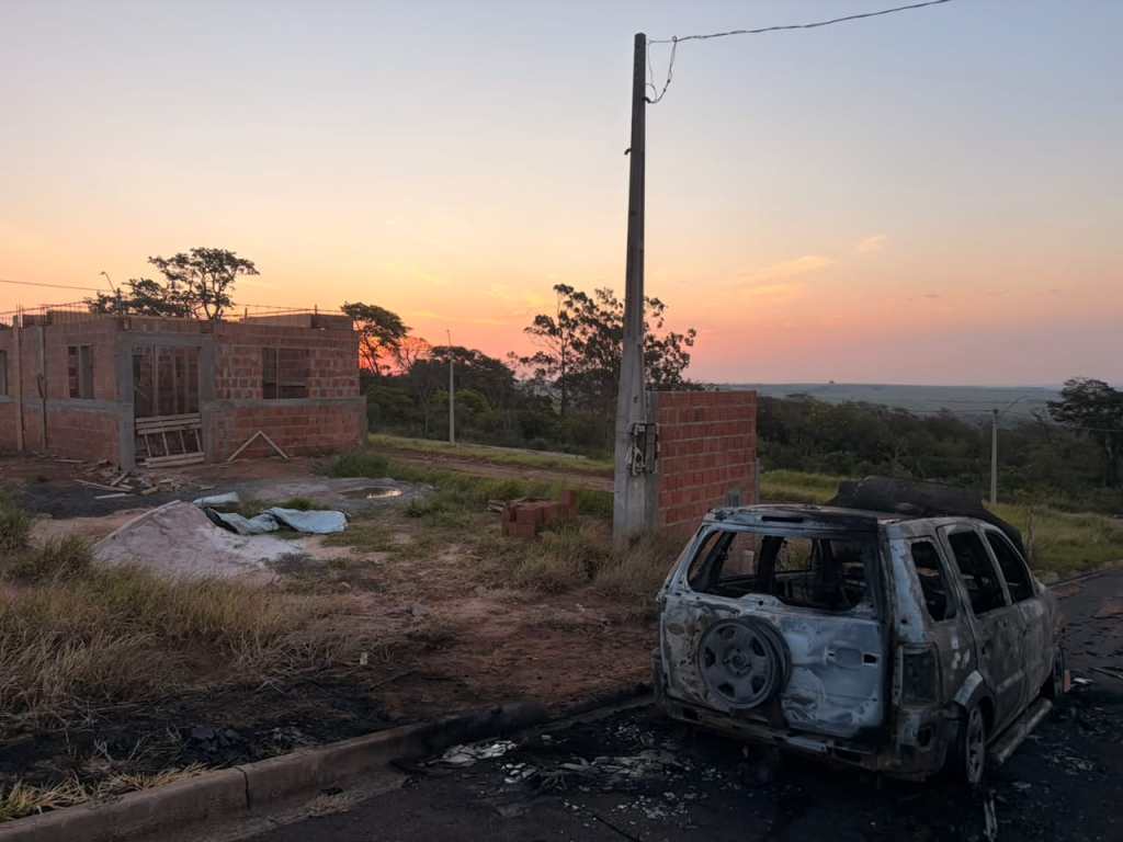 Vigilante de São Carlos perdeu carro, ferramentas e pertences em incêndio no Vista Alegre. Vaquinha busca R$ 20 mil para ajudá-lo a recomeçar
