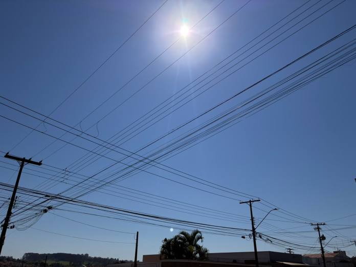 Calor no domingo em São Carlos bate nos 34°C; segunde pode ser mais quente Calor no domingo em São Carlos bate nos 34°C; segunde pode ser mais quente