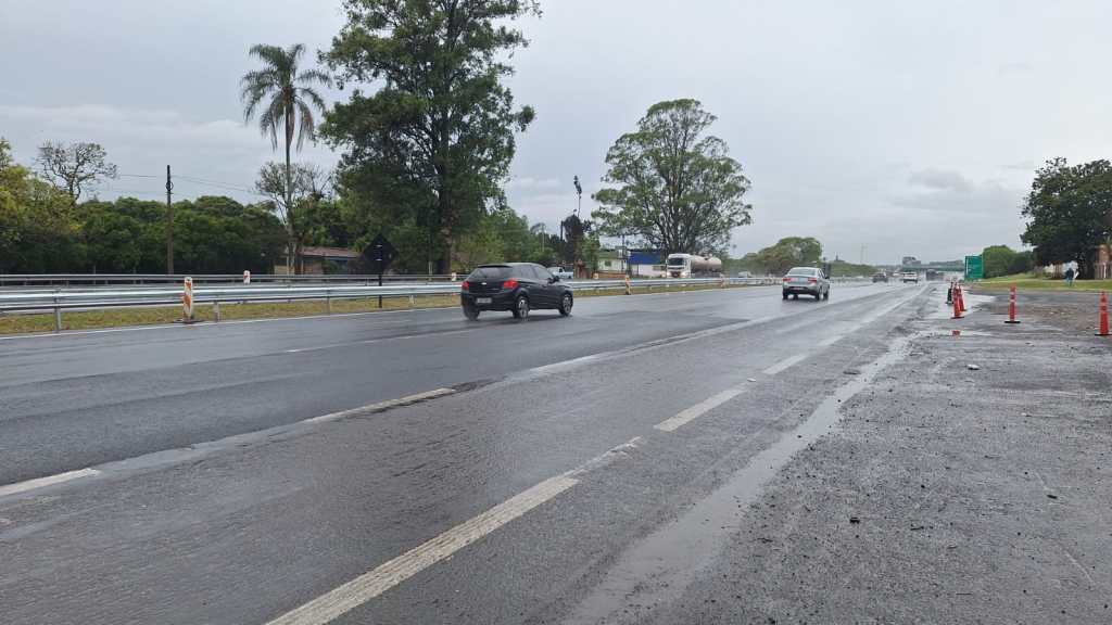 Chuva e pista molhada exigem atenção na Washington Luís em São Carlos. Veja os pontos com obras, interdições e alterações no trânsito da SP-310