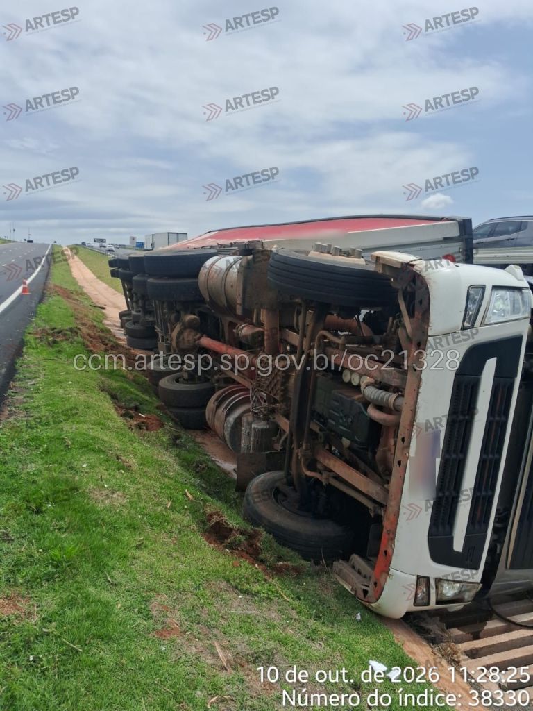 Carreta tomba WL em São Carlos