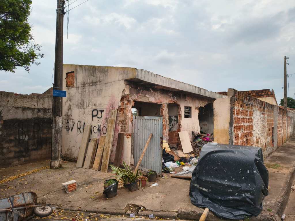 K9 Índia localiza 1.186 porções de drogas no bairro Jacobucci em São Carlos