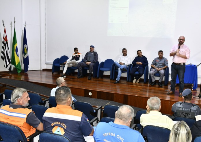 Prefeitura de São Carlos lança Gabinete de Crise Climática para prevenção de temporais, enchentes e eventos meteorológicos extremos. Prefeitura de São Carlos lança Gabinete de Crise Climática para prevenção de temporais, enchentes e eventos meteorológicos extremos.