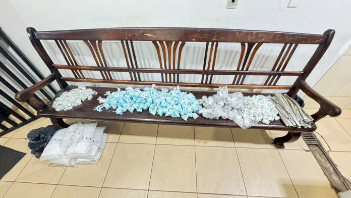 Força Tática apreende mais de 5,5 mil porções de drogas no Jardim Centenário em São Carlos Força Tática apreende mais de 5,5 mil porções de drogas no Jardim Centenário em São Carlos