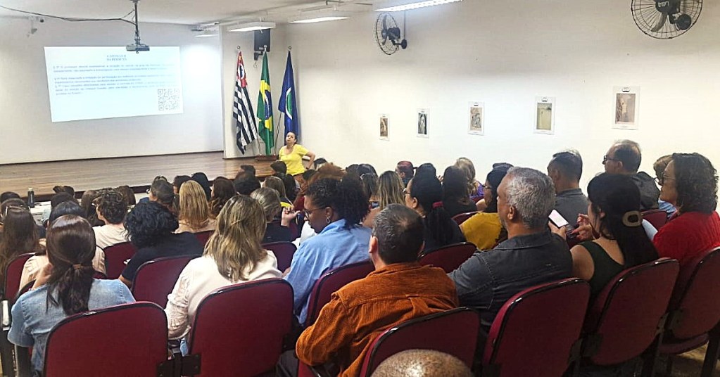 Atribuição de aulas em São Carlos: Educação reúne diretores e supervisores