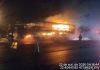 Ônibus é destruído por incêndio na Washington Luís Ônibus destruído por incêndio